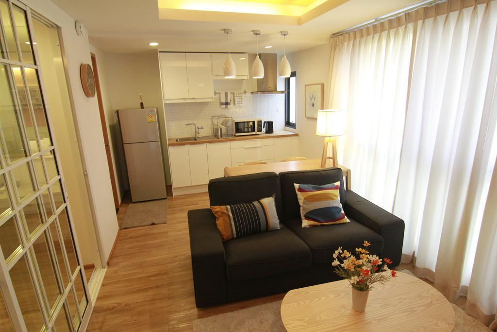 Bed and Breakfast S Bloc Saladaeng Бангкок Екстер'єр фото